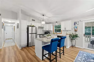 9 Daisy Ct, Cranston, RI 02920 - Photo 5