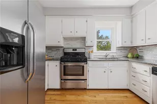 785 Main Ave, Warwick, RI 02886 - Photo 17