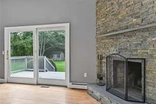 2360 Middle Rd, East Greenwich, RI 02818 - Photo 23