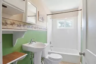 87 Manton St, Pawtucket, RI 02861 - Photo 9
