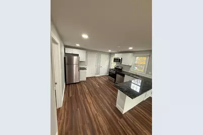10 Saratoga Avenue, Pawtucket, RI 02861 - Photo 5