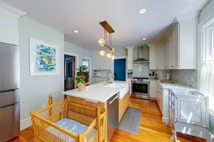 9 Dartmouth St, Newport, RI 02840 - Photo 15