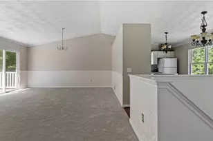 66 Hunters Crossing Dr, Coventry, RI 02816 - Photo 9
