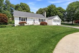 203 Tara Ln, Woonsocket, RI 02895 - Photo 3