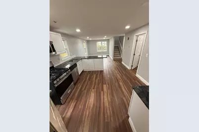 10 Saratoga Avenue, Pawtucket, RI 02861 - Photo 5