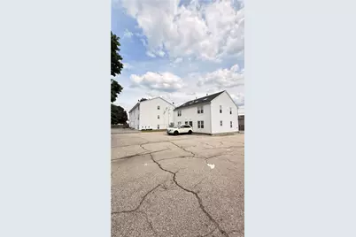 10 Saratoga Avenue, Pawtucket, RI 02861 - Photo 3