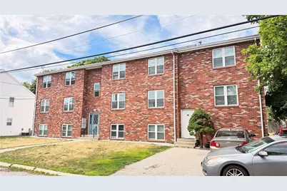 10 Saratoga Avenue, Pawtucket, RI 02861 - Photo 1