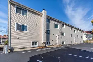 9 Melton St, Pawtucket, RI 02860 - Photo 3