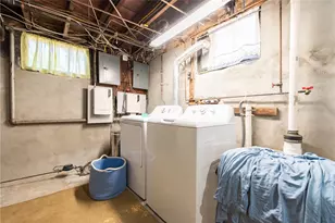 294 Smithfield Ave, Pawtucket, RI 02860 - Photo 27