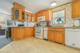 4 Nightingale Ln, Tiverton, RI 02878 - Photo 9