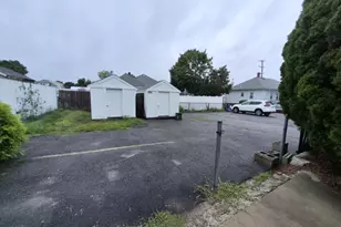 11 Seymour Ave, Cranston, RI 02910 - Photo 21