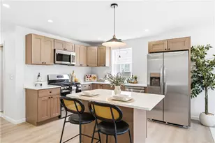 39 Douglas Ave, Providence, RI 02908 - Photo 1