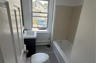 10 La Vaughn St, Providence, RI 02909 - Photo 9
