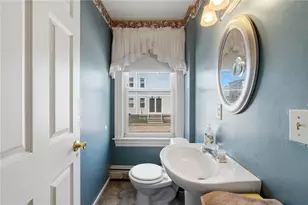 35 Woodlawn Ave, Pawtucket, RI 02860 - Photo 13
