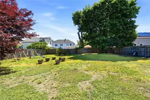35 Woodlawn Ave, Pawtucket, RI 02860 - Photo 33