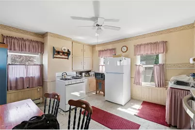 35 Woodlawn Avenue, Pawtucket, RI 02860 - Photo 21