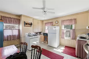 35 Woodlawn Ave, Pawtucket, RI 02860 - Photo 21
