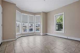 6 Bloomingdale Ave, Pawtucket, RI 02860 - Photo 5