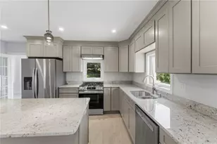 197 Grand View Dr, Warwick, RI 02886 - Photo 9