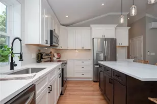 31 Prescott Hall Rd, Newport, RI 02840 - Photo 11