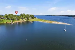 265 Grand View Dr, Warwick, RI 02886 - Photo 3