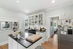 52 Berkeley Ave, Newport, RI 02840 - Photo 15
