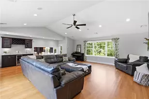 10 Stirling Dr, Glocester, RI 02857 - Photo 13