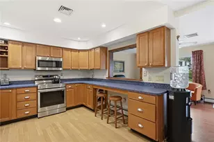 37 Crestwood Dr, West Warwick, RI 02893 - Photo 5
