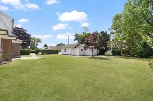 41 Wannamoisett Rd, East Providence, RI 02914 - Photo 33