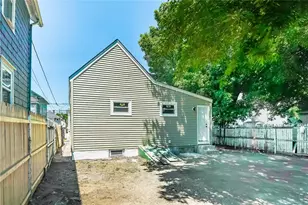 112 Hendrick St, Providence, RI 02908 - Photo 1