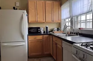 36 Kay St, Newport, RI 02840 - Photo 5