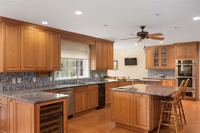 19 Ledge Road, Bristol, RI 02809 - Photo 11
