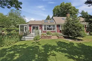 27 Crandall Rd, Little Compton, RI 02837 - Photo 3