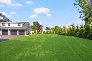 3 Oak St, Middletown, RI 02842 - Photo 3