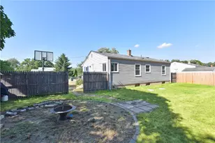 18 Lorraine Ave, Coventry, RI 02816 - Photo 17