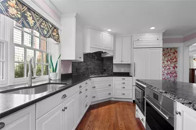 51 Ayrault Street, Newport, RI 02840 - Photo 15