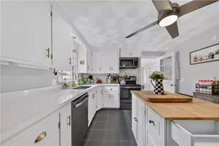 7 Englewood Rd, Coventry, RI 02816 - Photo 5
