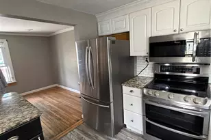 2 Prescott Pl, Newport, RI 02840 - Photo 3