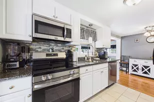 185 Vineyard Rd, Warwick, RI 02889 - Photo 9