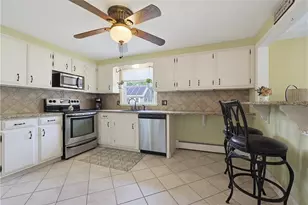 25 Hunter Dr, Cumberland, RI 02864 - Photo 9