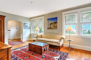 31 Clarendon Ave, Providence, RI 02906 - Photo 9