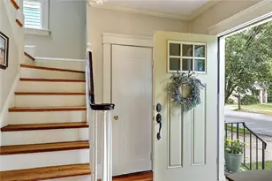 31 Clarendon Ave, Providence, RI 02906 - Photo 5