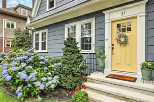 31 Clarendon Ave, Providence, RI 02906 - Photo 3