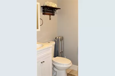25 West Narragansett Avenue #B, Newport, RI 02840 - Photo 9