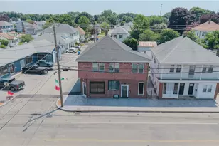 1640 Cranston St, Cranston, RI 02930 - Photo 3