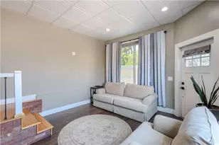 1640 Cranston St, Cranston, RI 02930 - Photo 7