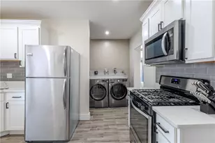 1640 Cranston St, Cranston, RI 02930 - Photo 11