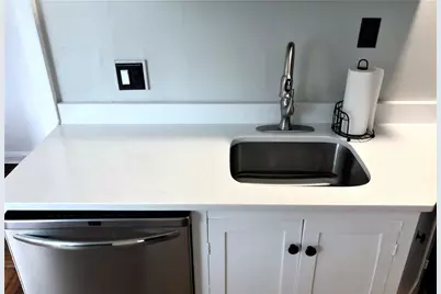 283 Spring Street #2, Newport, RI 02840 - Photo 3