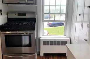 283 Spring St, Newport, RI 02840 - Photo 5