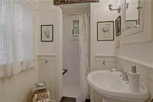 15 Dennison St, Newport, RI 02840 - Photo 25